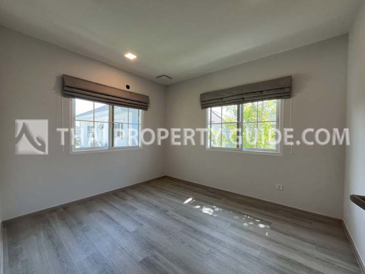 House with Shared Pool in Bangnatrad 